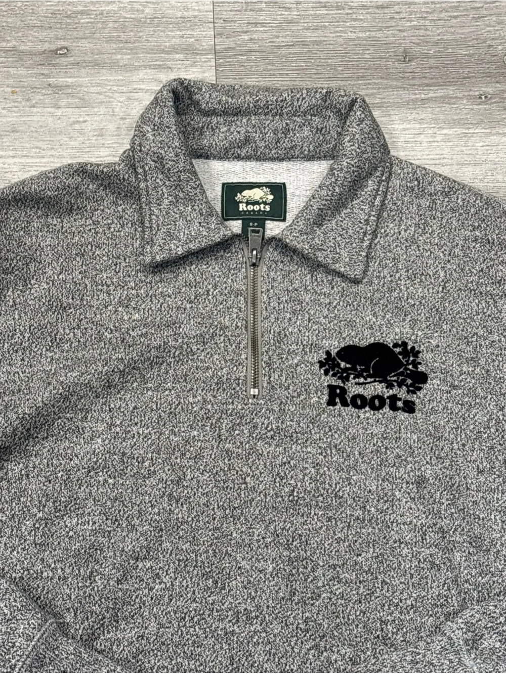 Roots Canada Men's Gray Quarter-Zip Pullover Sweater small